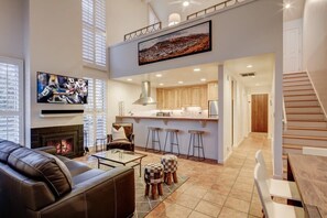 Téléviseur, foyer, bureau