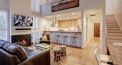 Spacious Three Kings 2BR Townhouse - Walk to Lift!