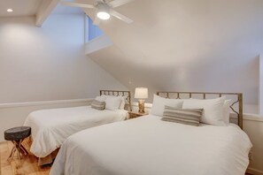 2 chambres, fer et planche à repasser, lit de bébé portatif, Wi-Fi