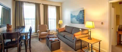 Flat-screen TV, fireplace, DVD player, stereo