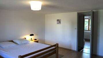 2 chambres, fer et planche Ă repasser, Wi-Fi gratuit, draps fournis