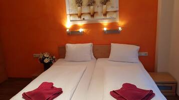 4 bedrooms, iron/ironing board, free WiFi, bed sheets