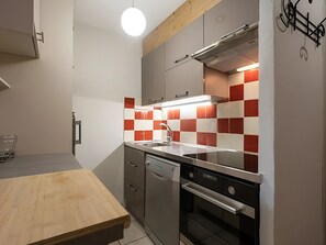 Coffee/tea maker, fridge, microwave, oven - 3* Apartment in La Clusaz center, pets allowed (La Clusaz)