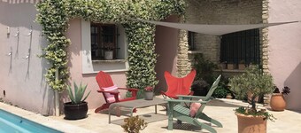 Rare, in town and quiet, refined Mazet, private pool, flower garden