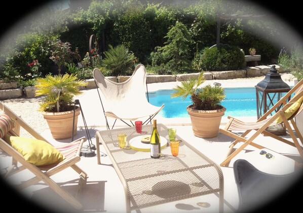 Outdoor pool - Rare, in town and quiet, refined Mazet, private pool, flower garden (L'isle-Sur-La-Sorgue)