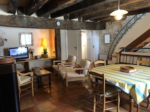 Dining - In a listed village, half-timbered house overlooking a wooded valley (Montjoi)