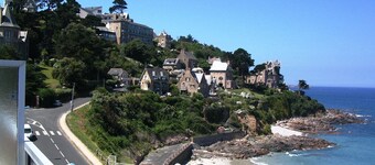 APARTMENT IN TRESTIGNEL The Feet In Water PERROS GUIREC 22700