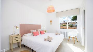 8 Schlafzimmer, Bügeleisen/Bügelbrett, kostenloses WLAN, Bettwäsche