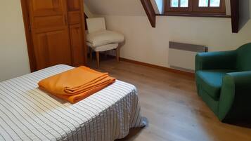 4 slaapkamers, een strijkplank/strijkijzer, gratis wifi