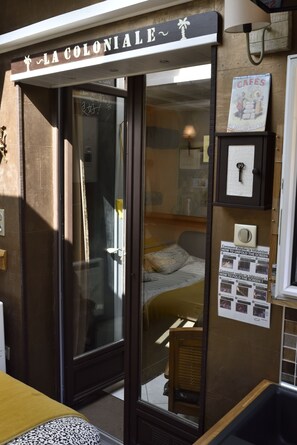 Interior - The colonial furnished short-term (Saint-Malo)