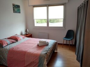 4 bedrooms, iron/ironing board, free WiFi, bed sheets - Large and Charming Apartment in Obernai (Obernai)