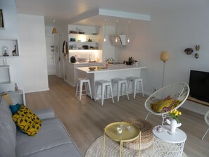 Televisie, boeken en een stereo