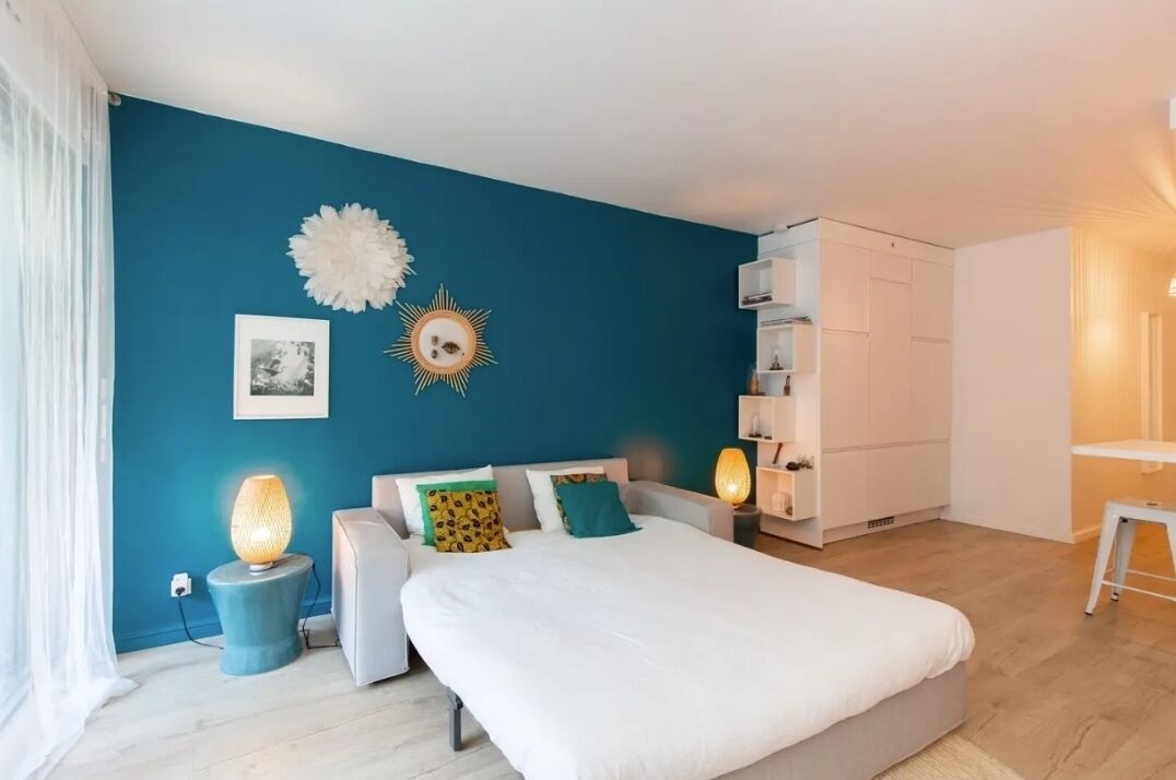 Iron/ironing board, WiFi, bed sheets, wheelchair access