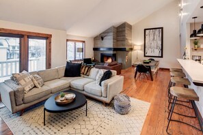 TV, fireplace, offices