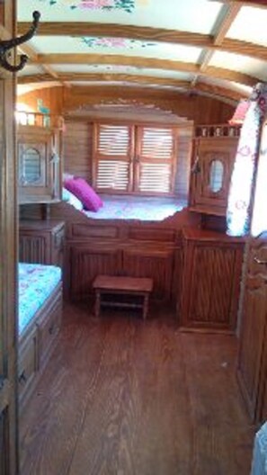 1 chambre, fer et planche Ă repasser, Wi-Fi gratuit, draps fournis