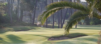 On the Golf of Chiberta, apartment 4 pers ., bright and quiet. Garage. Swimming