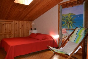 3 chambres, fer et planche à repasser, lit parapluie