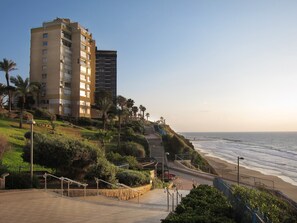 Exterior - Breathtaking Views - Steps to the Beach and the Center of Town (Netanya)