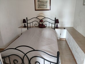 2 bedrooms, iron/ironing board, bed sheets - ADRECH - 3 pièces, Piscine partagée - SUD6001 (Fréjus)