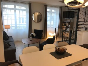 Télévision, chaîne hi-fi