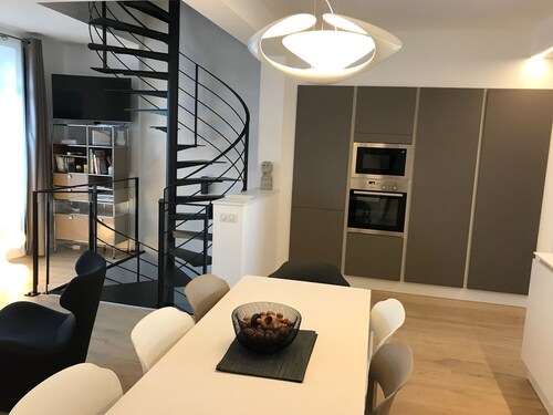 DUPLEX IN BEAUTIFUL TOUQUETTOISE, PROX. SHOPS & ST. JEAN STREET, 150M SEA FRONT