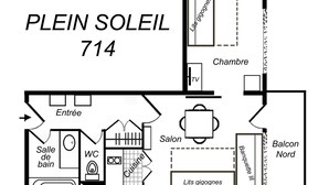 Plano de un cuarto de hotel marcado como 'PLEIN SOLEIL 714', que incluye un baño, una kitchenette, un comedor y un balcón.