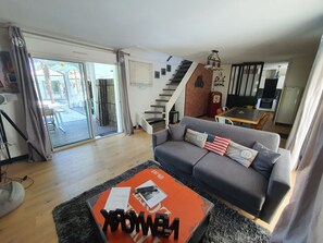 TV connectée, baby-foot, table de tennis de table