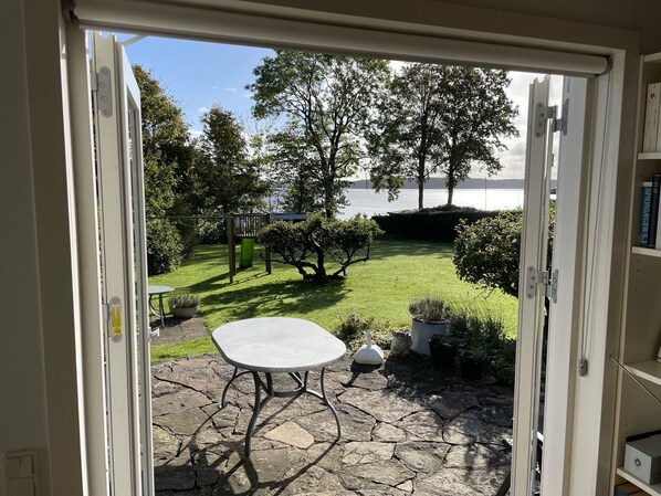 المنشأة من الداخل