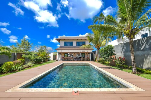 Contemporary Villa 5 Bedrooms 10 Sleeps Grand Baie Mauritius