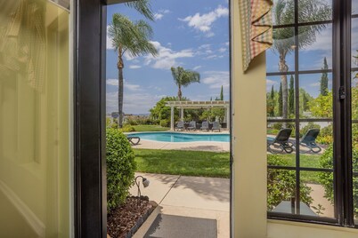 7 BR/5.5 bath PERMITTED TEMECULA WINE COUNTRY VACATION RENTAL