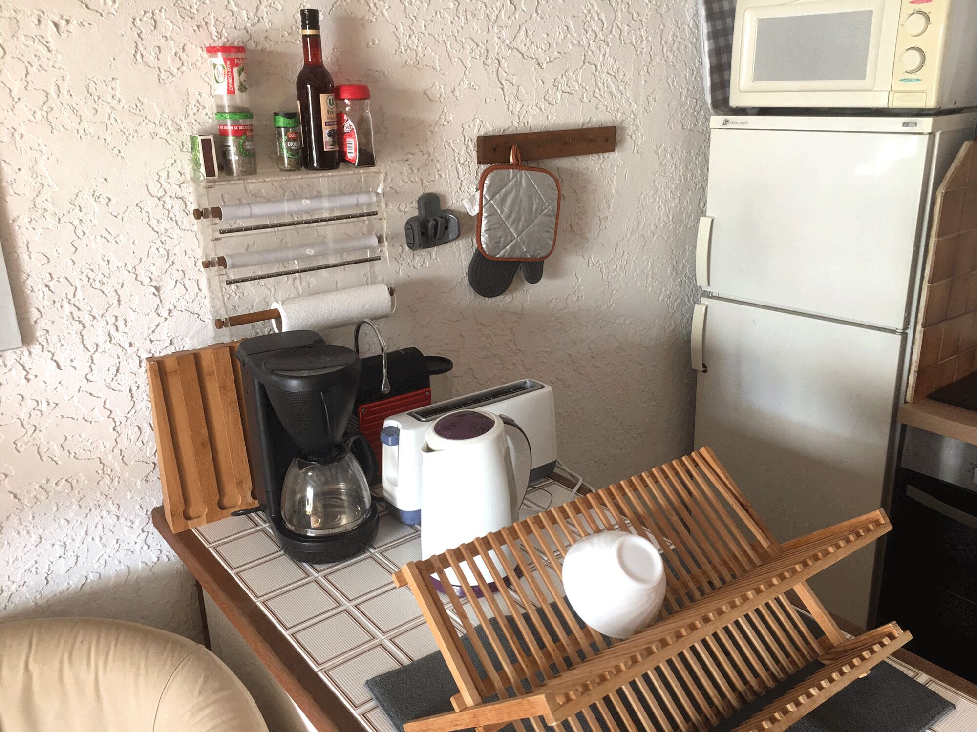 Nespresso, cafetière électrique, bouilloire, grille-pain