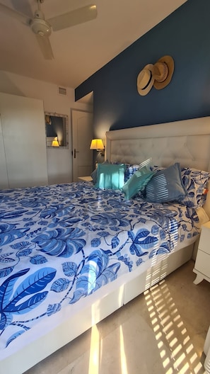 3 bedrooms, desk, iron/ironing board, travel cot