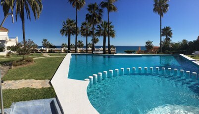 Pequeña casa en el borde del agua totalmente renovada