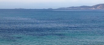 Upper villa, 1.7 km from Agosta beach, air-conditioned BBQ 2 terraces & private parking