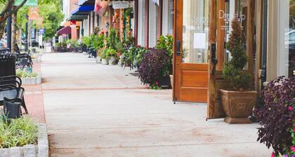 3B/2B All-Inclusive Monthly Rental in Historic Norcross w/ Parking, W/D