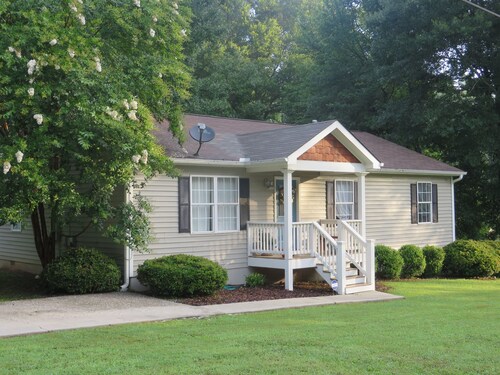 3B/2B All-Inclusive Monthly Rental in Historic Norcross w/ Parking, W/D