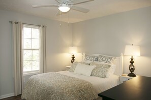 3 bedrooms, desk, iron/ironing board, free WiFi