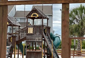 Children’s area - Top-rated townhome! Special Rates for the Winter Months. Pet Friendly! (Port St Joe)