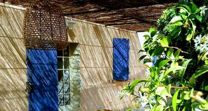 "L'Autre Maison" in Cotignac—accommodates 6 people, bright, beautiful garden with a view, all-inclusive price!