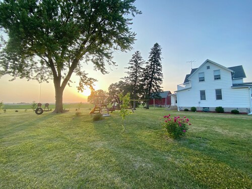 Bluff Country Farmhouse with a view