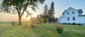 Bluff Country Farmhouse with a view