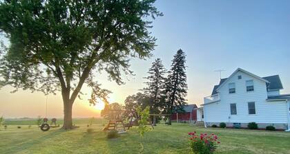 Bluff Country Farmhouse with a view