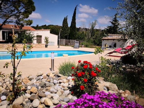 Quiet cottage + pool, for 3 pers.