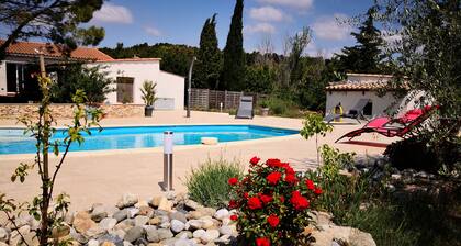 Quiet cottage + pool, for 3 pers.