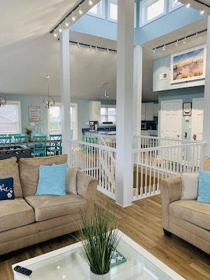 Smart TV, DVD player, foosball, books - Hot Tub + Arcade + Pool Table, 7-Min Walk to Beach, Pets ok, Sleeps 8 adults (rodanthe)