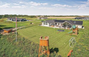 Exterior - 9 bedroom beautiful home in Spøttrup (Spøttrup)