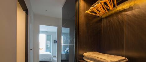 2 bedrooms, soundproofing, iron/ironing board, WiFi