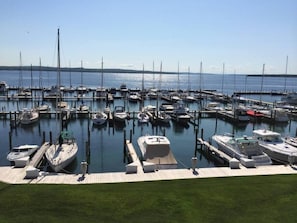 Marina - Stunning View Boat House on Lake Charlevoix : Pool-Town (Charlevoix)