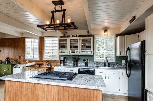 Lake View And Close To Lake Arrowhead Village