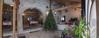 INDIVIDUAL HOUSE for 11 people with disabled access.